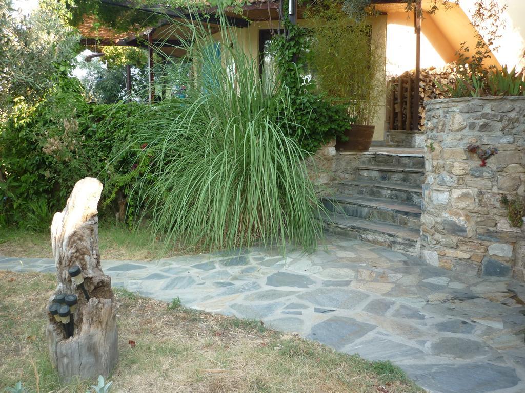 The Place By The Sun Milina Exterior foto